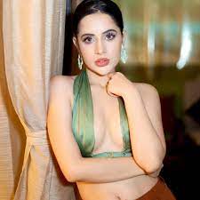 Urfi Javed Reveals Her Pic Was Uploaded To Porn Site When She Was 15: My  Family Said It Was My Fault - News18 HD phone wallpaper