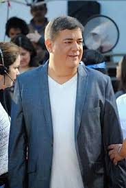 En su primer lanzamiento con el grupo. Ray Reyes Leon Facebook