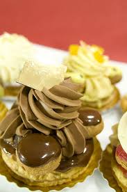 Saint Honore Carrement Chocolat O Saint Honore Pierre Herme Paris Shinjuku Isetan Small Desserts Desserts Delicious Desserts