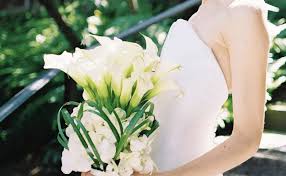 Read on for 15 striking calla lily bouquets for any wedding style. 15 Inventive Ways To Use Calla Lilies In Your Wedding Bouquet Florists Review
