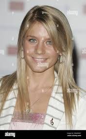 Sheila Slade's Instagram, Twitter & Facebook