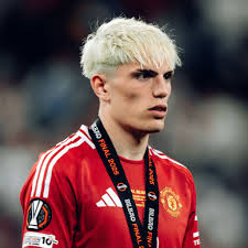 Like many in this group, I've come back to the game after 20 odd years  away. Tried various databases but always drawn back to original. Didn't  want to go Man Utd or