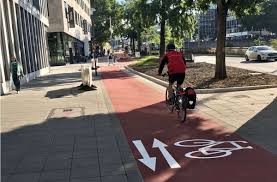 Stuttgart Will Fahrradstadt Werden Roter Teppich Fur Radler In Der City Aber Kritik An Radweg Bleibt Stuttgart Stuttgarter Nachrichten
