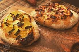 Dinnete Rezept Fur Schwabische Pizza Rezept Rezepte Lebensmittel Essen Pizza