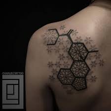 Molecular Structure Tattoo Best Tattoo Ideas Gallery Molecule Tattoo Cool Tattoos Chemical Structure Tattoo