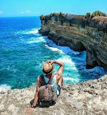 Selain tidak menerapkan harga tiket, wisata pantai ni juga tidak menetapkan jam operasional. Pantai Karang Bolong Pacitan Menikmati Keindahan Pantai Dari Atas Tebing Jogja Tour Wisata Dan Rental Mobil