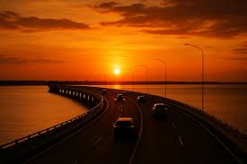 Sunset di Jalan Tol Bali Mandara: Panorama Emas di Atas Laut yang Bikin  Siapa Pun Terpukau – Komunitas Kami