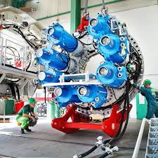Yep, that's a 21′ diameter central cutting wheel surrounded by an additional outer cutting wheel which yields a maximum excavation diameter of around 45' at a time. Project Design And Tbm Manufacturing Herrenknecht Ag