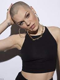 It S The Weirdest Feeling Jessie J Shows Off Her Bald Head After Having Her Head Shaved For Comic Relief And She Totally Pulls The Look Off Bald Women Shave Her Head