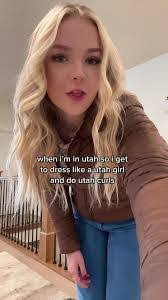 Alyssa Smoot's Instagram, Twitter & Facebook