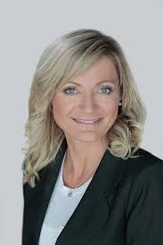 Crystal Bidwell's Instagram, Twitter & Facebook