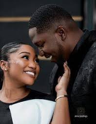 As Una dy buy Christmas gifts for ona partner, make ona no forget person  wen dey always help ona settle quarrel ooo.Nothing is too small oo 😂😂😂😂