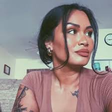 Katie Berryman's Instagram, Twitter & Facebook