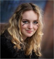 Practicing portrait photography with one lens