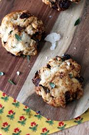 Recette De Cookies Sales A La Tomate Et Au Parmesan Recette Cookies Recette Recettes De Cuisine Recette