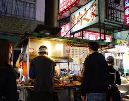京棧烤肉飯， 高雄市。 1,482 個讚 · 4 人正在談論這個 · 1,603 個打卡次。 40年的傳承 樸實的烤肉味 總是不經意觸動您的味蕾 懷念老滋味 唇齒之間 久久散不去鮮嫩的好味道 å°æ¹¾ é«˜é›„ å…­åˆå¤œå¸‚ çƒ¤è‚‰ä¹‹å®¶