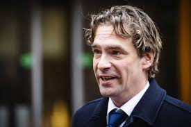 Ook is hij lid van de tweede kamer namens de vvd. Minister Bas Van T Wout Praat Met Zoetermeerse Horeca Zoetermeer Ad Nl
