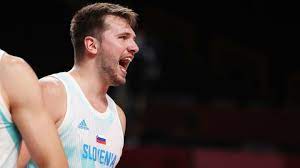 Even now, before the semifinals start, everybody anticipates the final match between slovenia and the usa. Feysiufw9fkyym