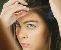 This condition mostly affects all around the scalp, forming a band like pattern of hair loss. What Are The Causes Of Hair Loss Around Hair Line