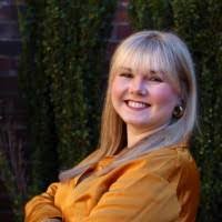 Lizzie Conrad's Instagram, Twitter & Facebook