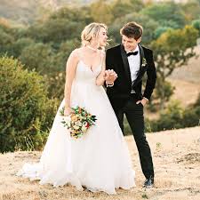 The Knot Real Weddings On Instagram Gatlin And Austin S Love Story Has All The Cinematic Markings Of A Hollywood Rom Com D Real Weddings Love Story Hollywood