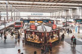 Nov 28, 2015 · you force your toddler out of the cot, take away their pacis and try and toilet train them in a weekend.when that backfires, you buy another crib, another change table and some locks for the doors. Munich To Salzburg Day Trip Guide Transport Itinerary For 2021