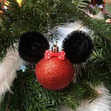 Voici les plus belles boules de Noël Disney à faire en famille