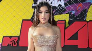 Osuna currently has 6.9 million subscribers on her channel with 3.4 million subscribers on her music channel. Antes Y Despues De La Mexicana Kenia Os