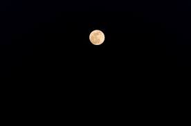 Visualizza qui quando è la luna piena, e quando la mezza luna è visibile o. Aspettando L Eclissi Stasera Se Potete Godetevi Questa Splendida Luna Piena