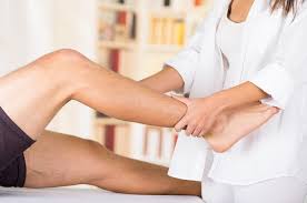 The lateral head arises from an impression on the side. Leg Knee To Ankle Superficial Posterior View Mydr Com Au