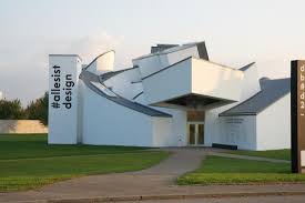 The concept behind its design connects two themes which appear in the work of herzog & de meuron ; Interessantes Museum Auch Vitra Haus Und Vitra Cafe Lohnen Einen Besuch Vitra Design Museum Weil Am Rhein Weil Am Rhein Reisebewertungen Tripadvisor