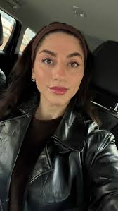 Can I get a hi at least? I like your profile 🥰