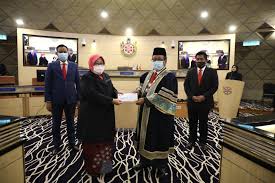 He represents the indian union muslim league party. Mbsa On Twitter Sekalung Tahniah Kepada Puan Hajah Rose Zairani Binti Marmuji Yang Telah Dilantik Sebagai Timbalan Setiausaha Operasi Dan Encik Hanif Basree Bin Abdul Rahman Yang Telah Dilantik Sebagai Pemangku Pengarah