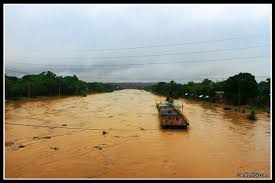 Marikina river used to be an important transport route during the spanish colonial era, but its importance as a transport route diminished when the philippines' national highway system became. Photos Marikina River Flood Updates From Twitter Blogwatch