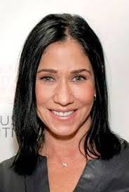 Amy Manor's Instagram, Twitter & Facebook