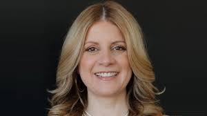 Jennifer Canas's Instagram, Twitter & Facebook