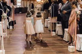 Welches lange abendkleid ist passend für eine hochzeitsfeier? Kleider Fur Blumenmadchen Unsere Lieblingsmodelle