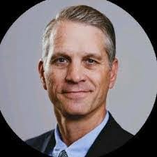 Dorian Parra's Instagram, Twitter & Facebook