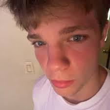 Can someone explain this fake picture of LeBron James?