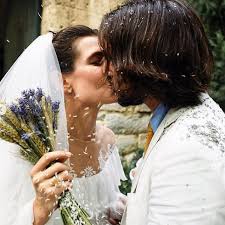 Un secolo di storia per il principe consorte che oggi avrebbe compiuto 100 anni. Charlotte Casiraghi La Storia Davvero Incredibile Del Suo Abito Da Sposa Amica