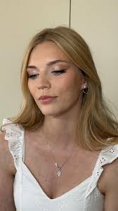 Soft Glam! 💗🫶🏻✨ Imádom, mikor a szeplőket nem takarjuk el!👸🏼, #sminkes  #makeupartist #menyasszonyisminkes #menyasszony #dorafabianmakeup