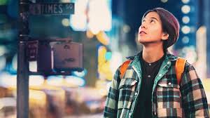 Ali goes to the apartment at queens where his mother stayed at, and meets her friend party, who works as a cleaning lady. Ali Ratu Ratu Queens Netflix Official Site