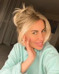 IRALI (@i.r.a.l.i.music) • Facebook