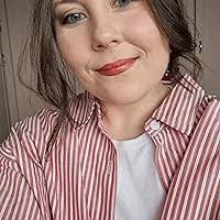 Lisa Cronkhite's Instagram, Twitter & Facebook