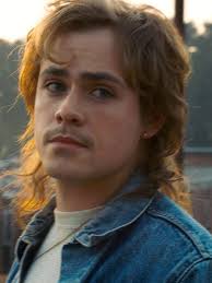 Stranger Things: Dacre Montgomery's girlfriend moves to US