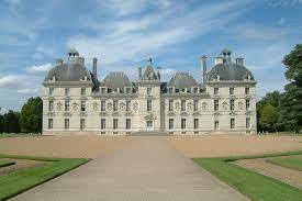 Pour qui connaît à la fois le château de cheverny et tintin, les similitudes entre cette résidence somptueuse du val de loire et la demeure du capitaine haddock. Chateau De Cheverny Wikipedia
