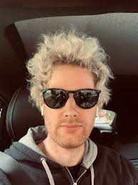 Aus wikipedia, der freien enzyklopädie. Neil Robertson On Twitter We Ve Had The Griffiths The Dude That Had An Ashtray Tipped On His Head And The Leader Of The Mexican Cartel Lockdown Haircuts Let S Roll Https T Co Empmpgoaxx