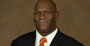 Oscar Giles named Wyoming's defensive tackles coach