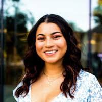 Aliza White's Instagram, Twitter & Facebook