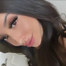 Order premium sunflower cake for mum